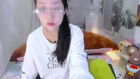 Snapshot of sisi_baby chatting on November 2025 03:06:02 AM julila online show from November 2025 03:06:02 AM