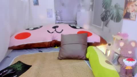 Snapshot of sisi_baby chatting on November 2025 02:50:02 AM julila online show from November 2025 02:50:02 AM