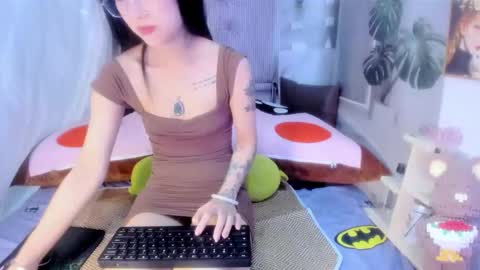 Snapshot of sisi_baby chatting on November 2025 03:38:02 AM julila online show from November 2025 03:38:02 AM