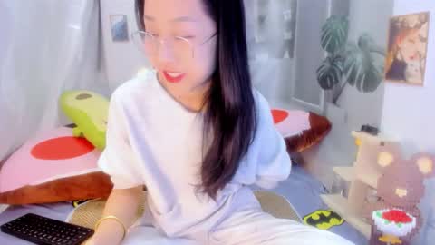 Snapshot of sisi_baby chatting on November 2025 02:44:02 AM julila online show from November 2025 02:44:02 AM