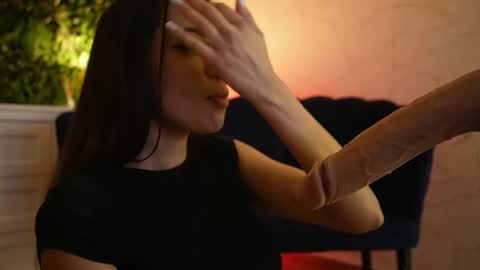 Snapshot of sisi_von_dee chatting on May 2026 01:57:16 AM Dee online show from May 2026 01:57:16 AM
