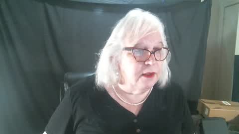 Snapshot of sissydianetx chatting on January 2025 12:33:01 AM Sissy Diane online show from January 2025 12:33:01 AM