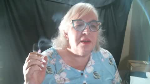 Snapshot of sissydianetx chatting on January 2025 12:34:02 AM Sissy Diane online show from January 2025 12:34:02 AM