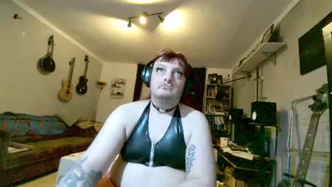 Snapshot of sissylovedoll chatting on June 2026 01:59:02 AM Tiffany Candy online show from June 2026 01:59:02 AM