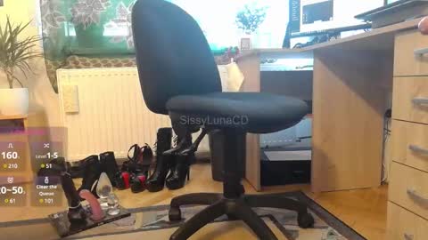 Snapshot of sissylunats chatting on January 2025 08:40:01 AM SissyLunaTS online show from January 2025 08:40:01 AM