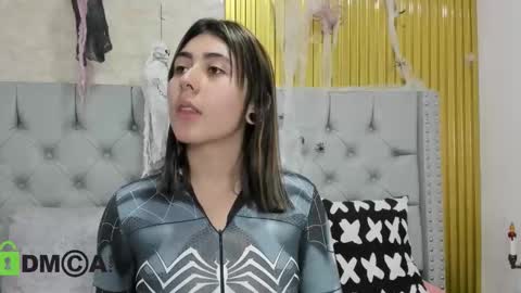 Skarlet online show from October 2025 08:08:01 PM