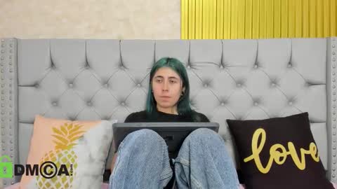 Skarlet online show from November 2025 06:11:02 PM