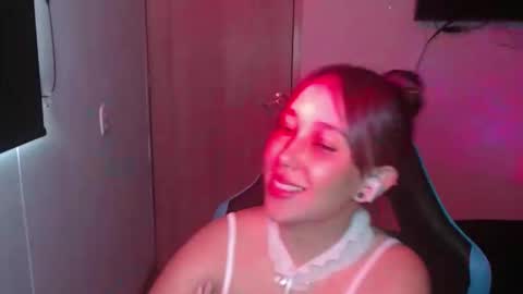 Snapshot of skarlet_adams chatting on February 2026 09:02:01 PM Alice online show from February 2026 09:02:01 PM