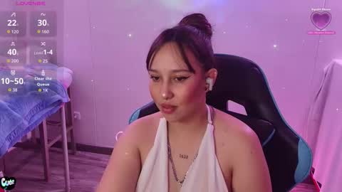 Snapshot of skarlet_adams chatting on June 2026 01:06:01 AM Alice online show from June 2026 01:06:01 AM