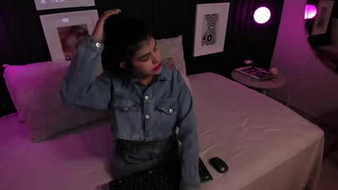 skaylertfox online show from May 2026 11:07:02 AM