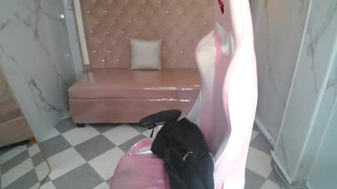 Snapshot of skeler_lovd_b chatting on March 2026 01:00:01 PM Skarlet online show from March 2026 01:00:01 PM