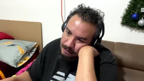 Elias online show from December 2024 12:04:01 AM