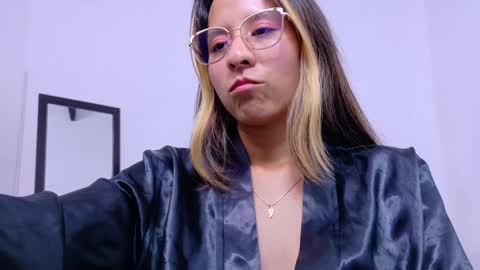 skinny_hottie18 online show from January 2025 04:52:01 PM