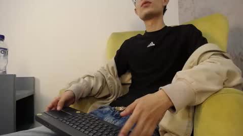 Snapshot of skinny_office chatting on February 2026 01:08:02 PM David online show from February 2026 01:08:02 PM