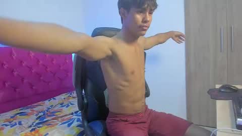Snapshot of skinny_sam23 chatting on April 2026 04:04:01 AM sam online show from April 2026 04:04:01 AM