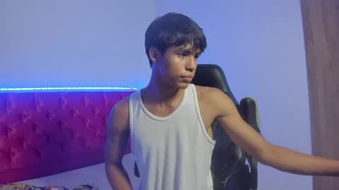 Snapshot of skinny_sam23 chatting on April 2026 02:31:01 AM sam online show from April 2026 02:31:01 AM