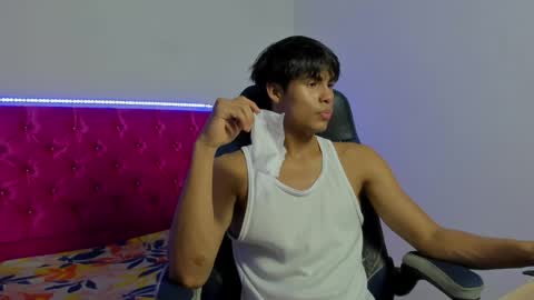 Snapshot of skinny_sam23 chatting on May 2026 03:01:01 AM sam online show from May 2026 03:01:01 AM