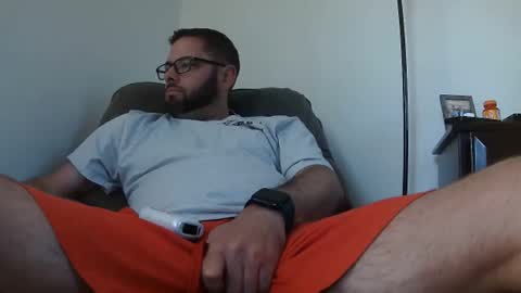 Snapshot of skinnydadbod chatting on May 2026 10:39:02 PM B online show from May 2026 10:39:02 PM