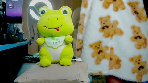 Snapshot of skinnygirl019 chatting on December 2024 08:45:02 AM GoddessSkinny online show from December 2024 08:45:02 AM