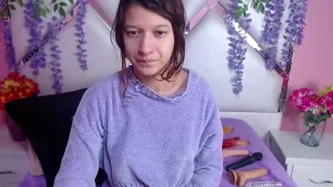 Snapshot of skinnyhorny_ chatting on December 2024 02:14:01 AM SKINNYHORNY online show from December 2024 02:14:01 AM
