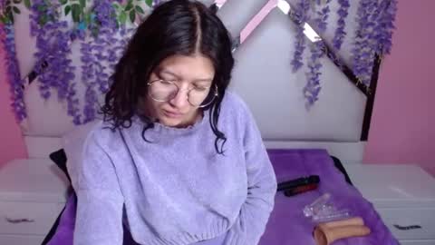 Snapshot of skinnyhorny_ chatting on December 2024 03:25:02 AM SKINNYHORNY online show from December 2024 03:25:02 AM