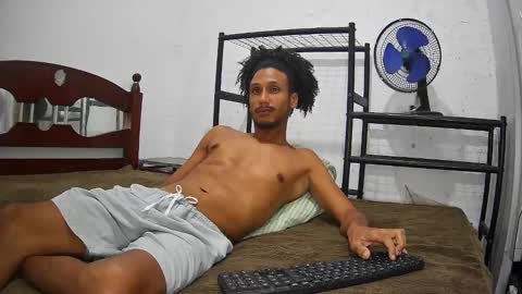 Snapshot of skinnylatinman chatting on September 2025 09:53:01 PM Skinny Latin Man online show from September 2025 09:53:01 PM