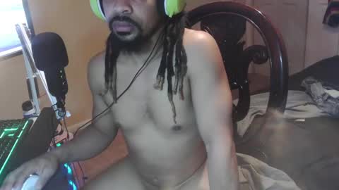 Snapshot of skinzandbait chatting on February 2025 08:53:02 AM strokerpoker online show from February 2025 08:53:02 AM