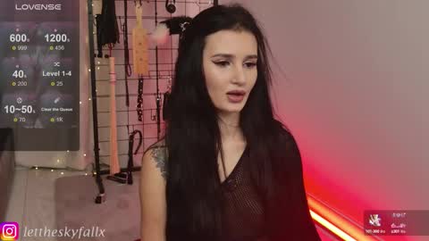 Snapshot of sky011fall chatting on October 2025 10:51:01 PM Eliza online show from October 2025 10:51:01 PM