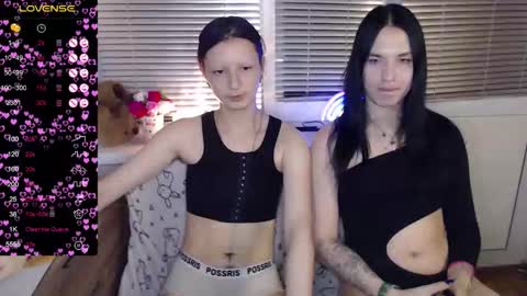 Snapshot of sky9669 chatting on October 2025 03:42:01 PM Iska Im genderfluid theyheshenot use ht have reasons and Mia my t-gf sheher online show from October 2025 03:42:01 PM