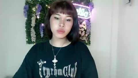Snapshot of sky_fox_sweetxx chatting on January 2025 08:45:02 AM online show from January 2025 08:45:02 AM