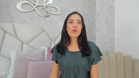 Skyler online show from November 2025 07:56:02 PM