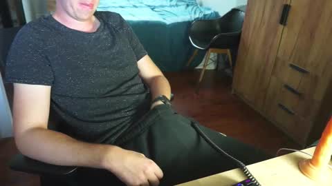 Snapshot of skylinebaby chatting on October 2025 03:10:02 PM skylinebaby online show from October 2025 03:10:02 PM