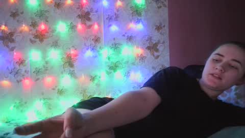 skyressie333 online show from December 2024 12:38:01 PM