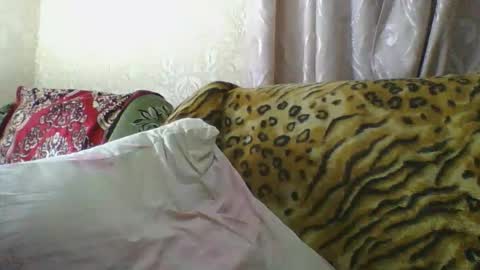 skyressie333 online show from April 2026 06:52:01 PM