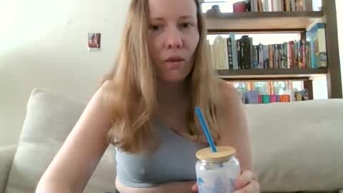 Snapshot of skywinters chatting on May 2026 01:39:01 PM Sky Winters online show from May 2026 01:39:01 PM