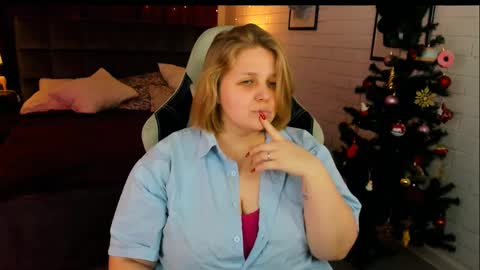 Snapshot of sladadeew chatting on December 2024 04:30:02 PM Slada Deew online show from December 2024 04:30:02 PM