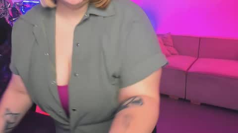 Snapshot of sladadeew chatting on December 2024 12:09:02 PM Slada Deew online show from December 2024 12:09:02 PM