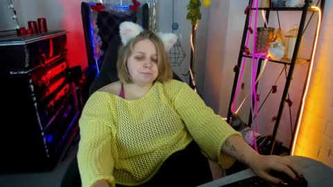 Snapshot of sladadeew chatting on January 2025 12:24:01 PM Slada Deew online show from January 2025 12:24:01 PM
