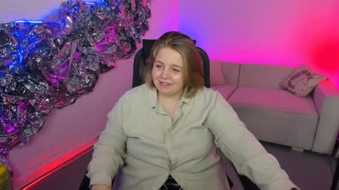 Snapshot of sladadeew chatting on January 2025 12:09:01 PM Slada Deew online show from January 2025 12:09:01 PM