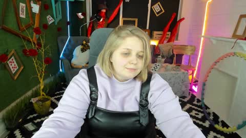 Snapshot of sladadeew chatting on January 2025 01:31:01 PM Slada Deew online show from January 2025 01:31:01 PM
