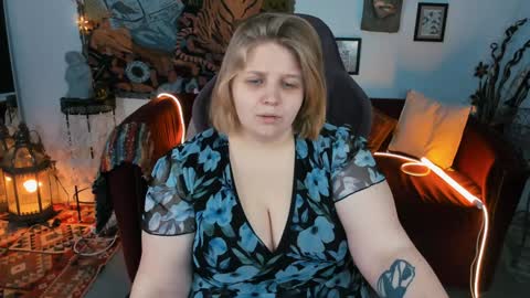 Snapshot of sladadeew chatting on January 2025 01:05:02 PM Slada Deew online show from January 2025 01:05:02 PM