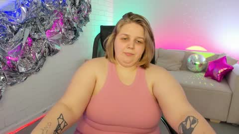 Snapshot of sladadeew chatting on February 2025 03:15:02 PM Slada Deew online show from February 2025 03:15:02 PM