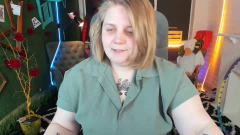 Snapshot of sladadeew chatting on February 2025 04:04:01 PM Slada Deew online show from February 2025 04:04:01 PM