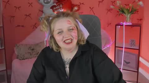 Snapshot of sladadeew chatting on February 2025 02:12:02 PM Slada Deew online show from February 2025 02:12:02 PM