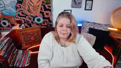 Snapshot of sladadeew chatting on September 2025 05:18:02 AM Slada Deew online show from September 2025 05:18:02 AM