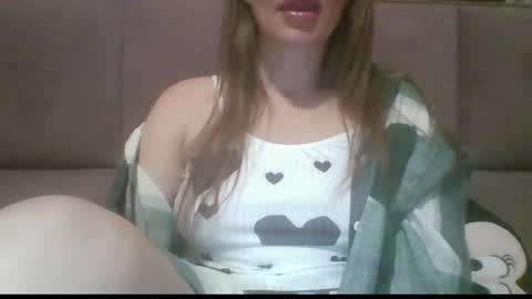 Snapshot of sladkiegubki chatting on November 2025 10:04:01 PM Sladkiegubki online show from November 2025 10:04:01 PM