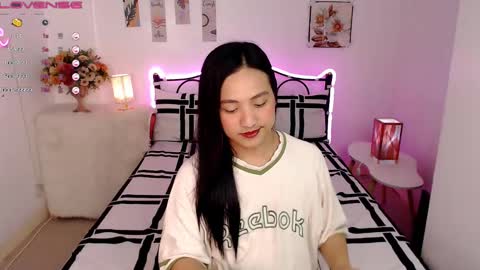 Queen Cyrine online show from February 2025 11:39:02 AM