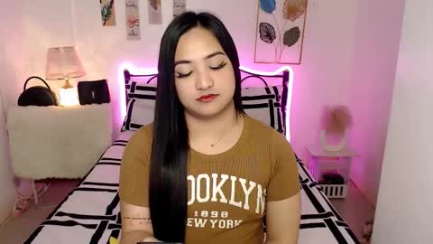 Queen Cyrine online show from March 2026 12:53:01 PM