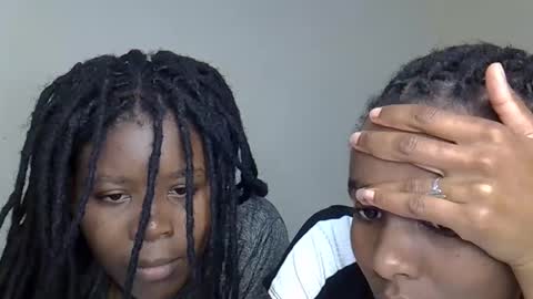 sleciah online show from November 2025 02:19:01 PM