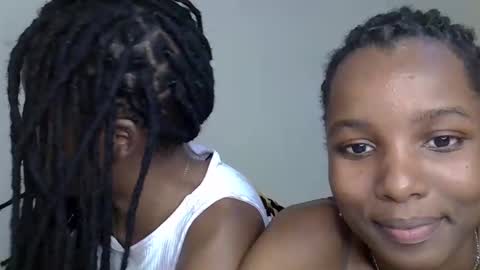 sleciah online show from November 2025 04:09:02 PM